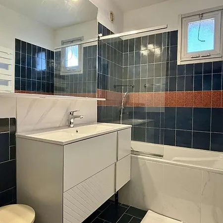 2 Pieces/cabine, Acces Direct, Parking Prive, Loggia, 4 Couchages - Fr-1-225-812 Apartment